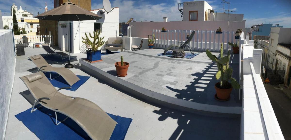 Ground Floor House with a Terrasse - Housity