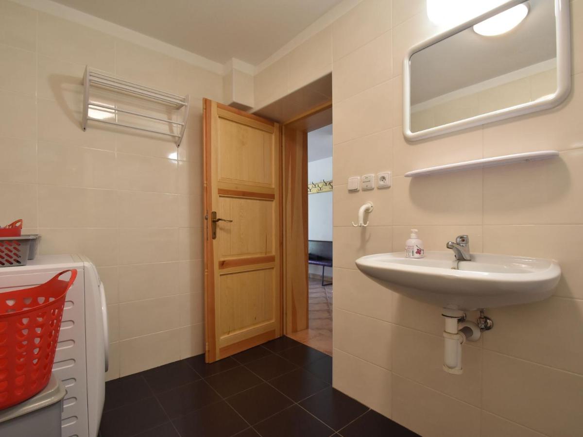 Spacious Holiday Home in Rudník with Garden - Housity