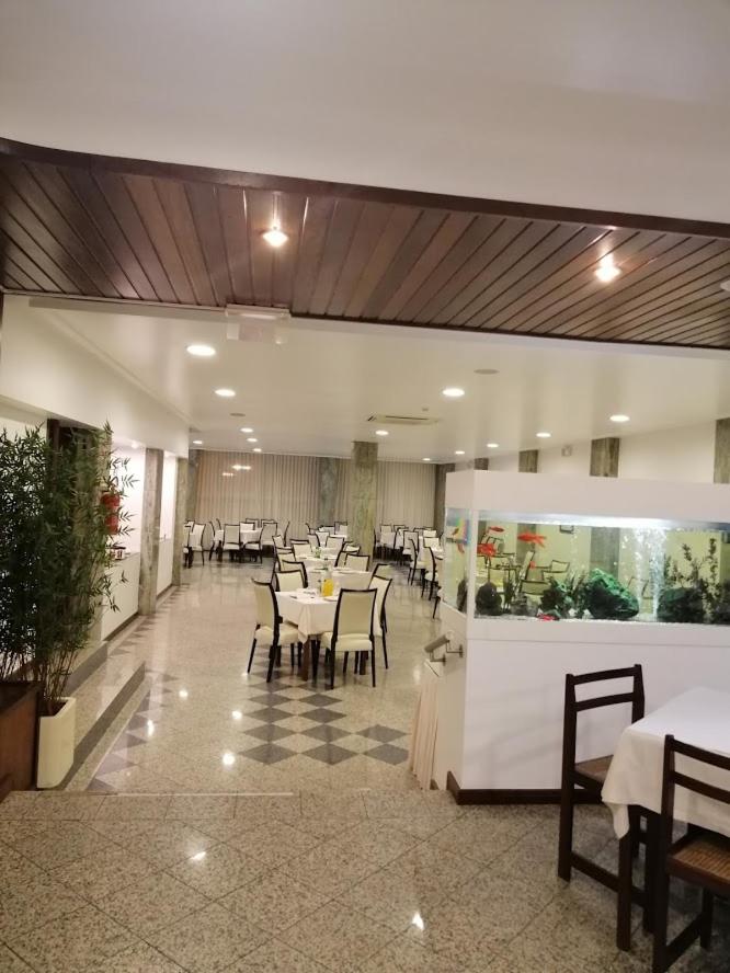 Um restaurante ou outro lugar para comer em Hotel Costa de Prata 2 & Spa
