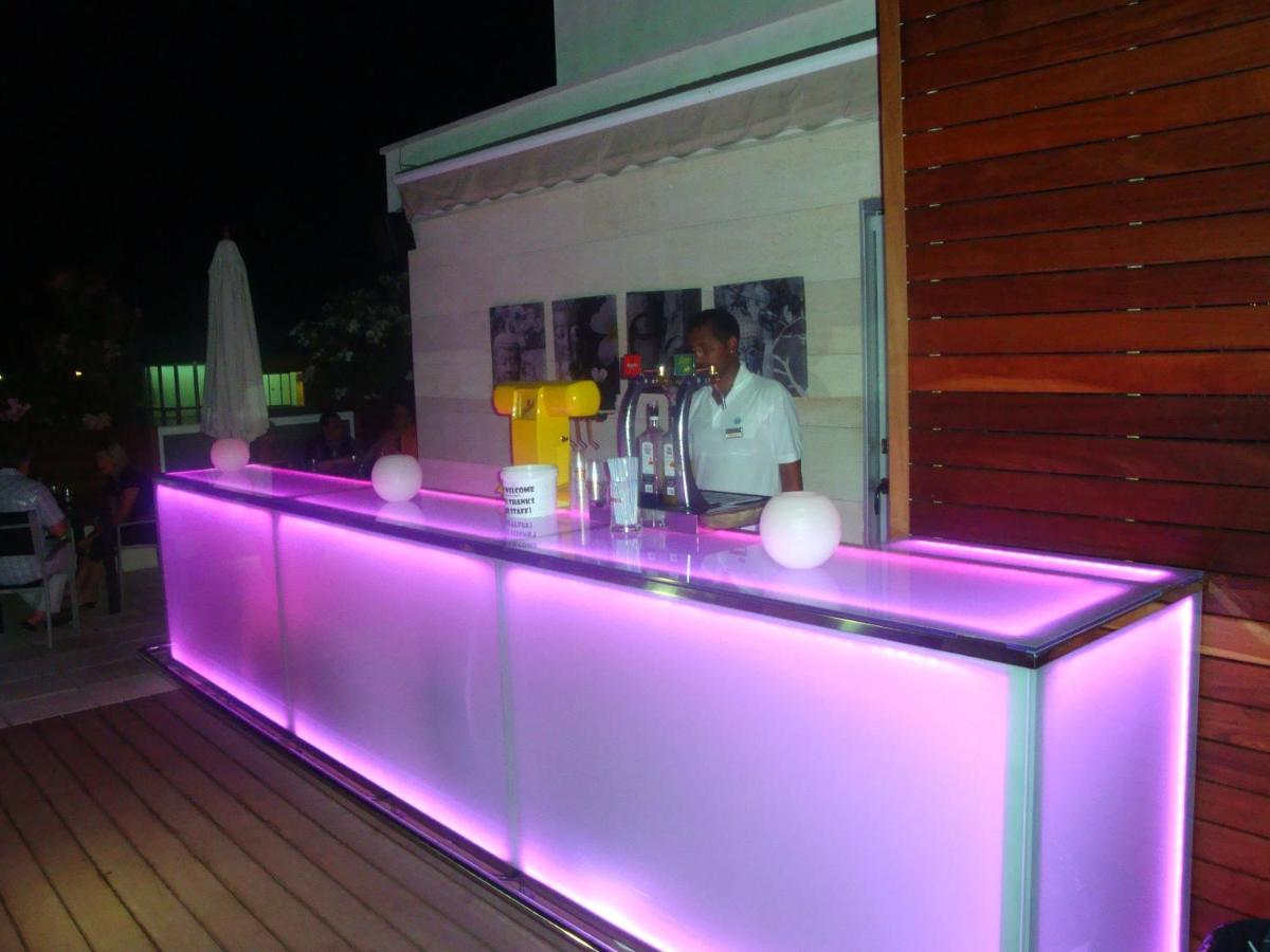 Hotel Villamarina Club - Housity