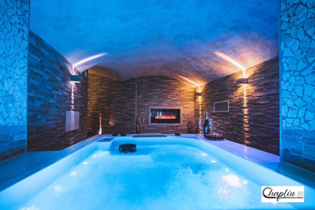 CHAPLIN Luxury Holiday House - Hizvo