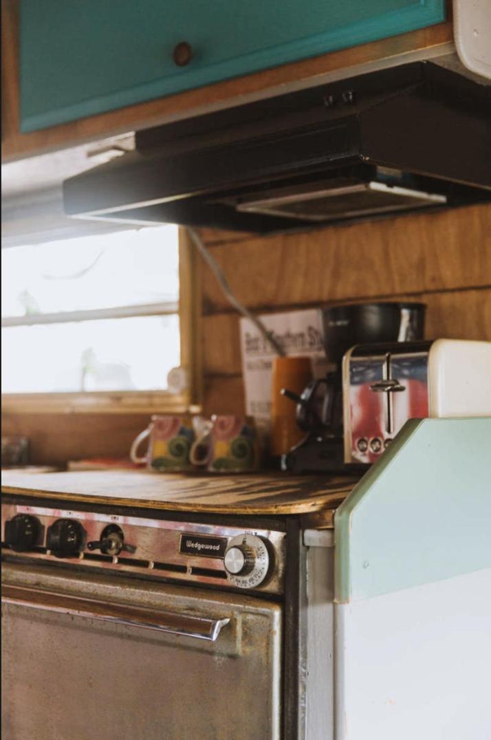80s Surf Camper in Rockaway Beach - Housity