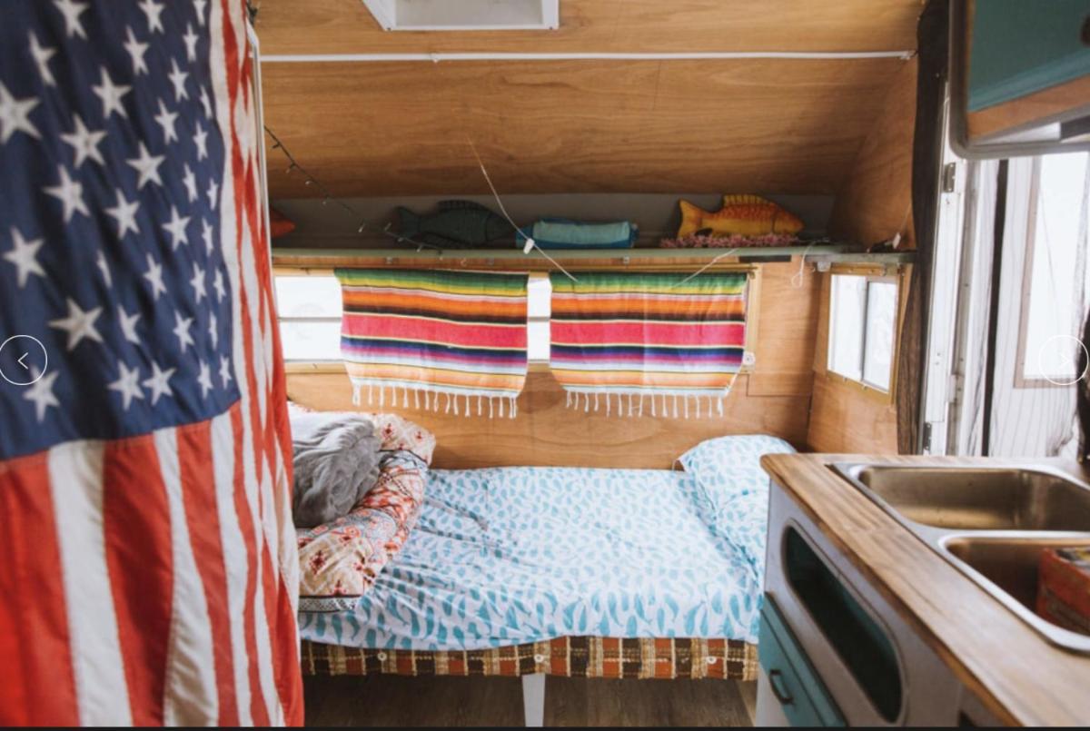 80s Surf Camper in Rockaway Beach - Housity