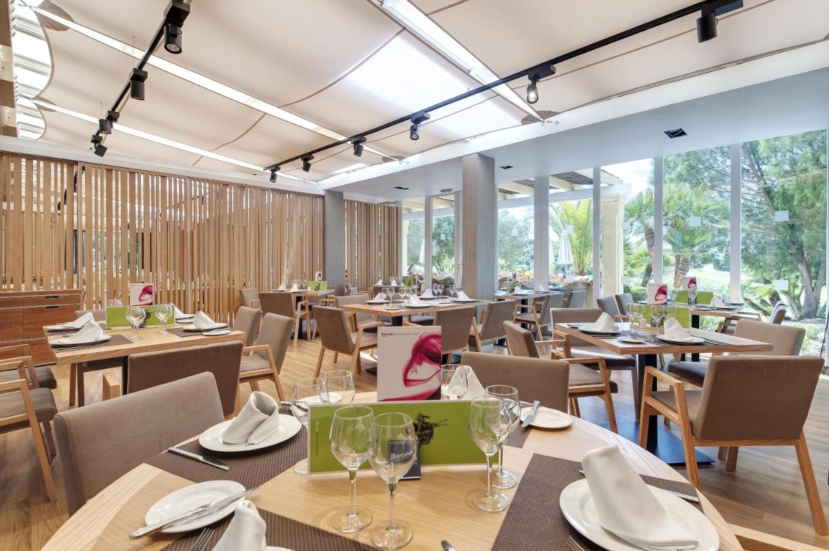 Un restaurante o sitio para comer en Barceló Montecastillo Golf