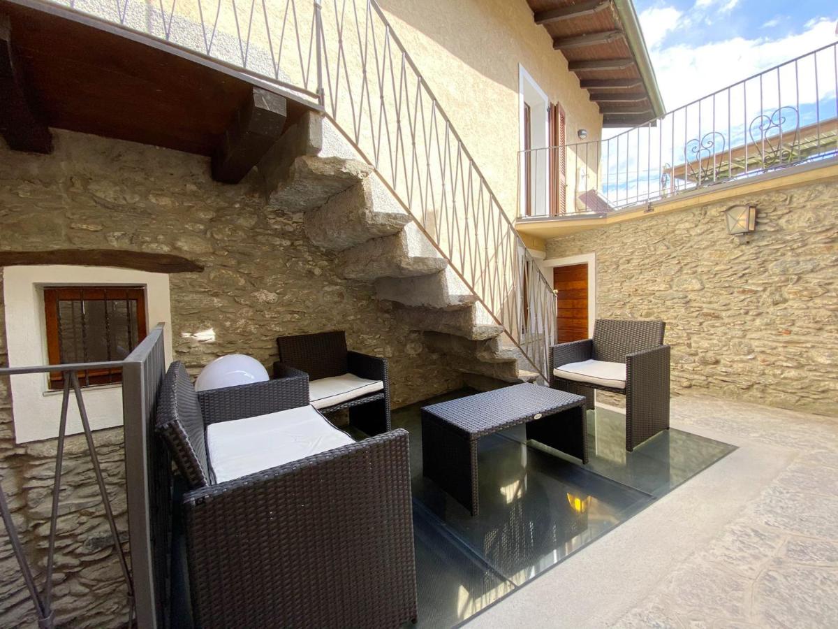 Independent Stone House with Lake View - Housity
