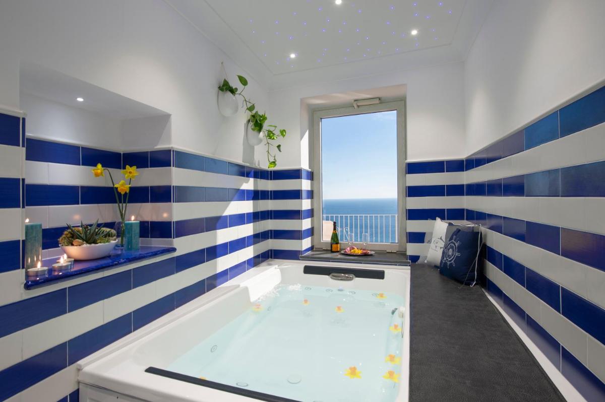 Le Ali sul Mare,near elevator, few steps,parking - Housity