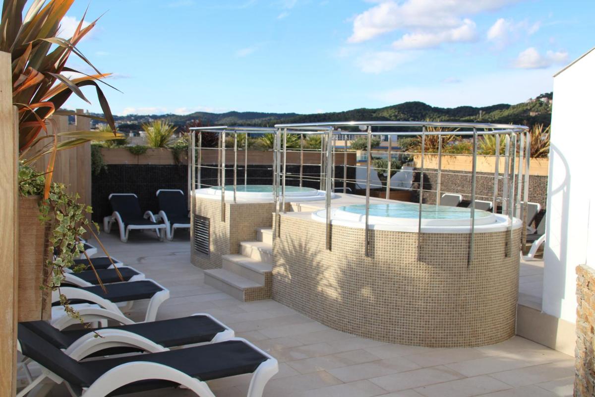 Hotel Astoria Park - Housity