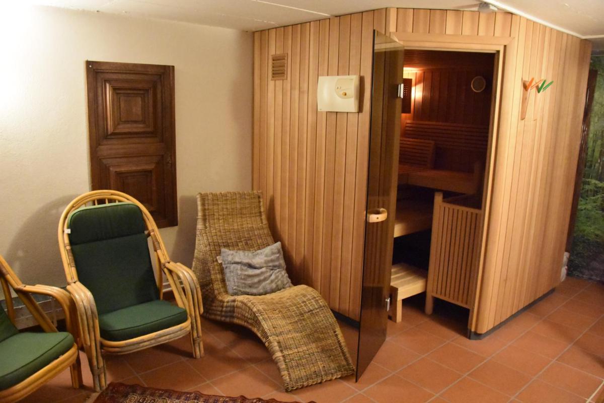 Auszeitoase Freystadt - Park, Billard, Sauna - ideal für Familientreffen und Messe Nürnberg - Housity