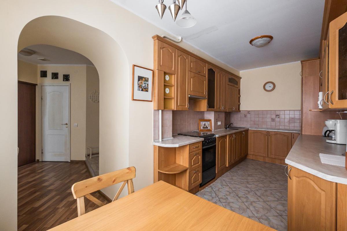 Deluxe Apartment Konyshennaja - Housity