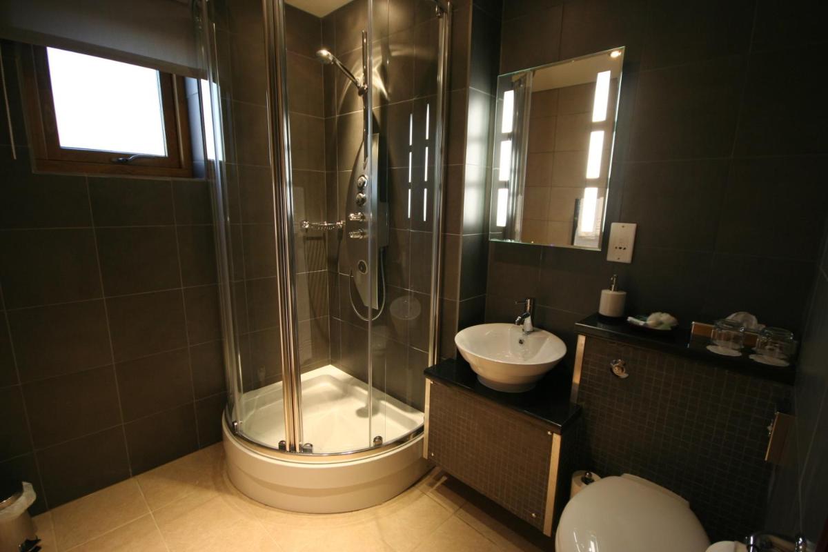 Three Horseshoes Country Inn - Housity