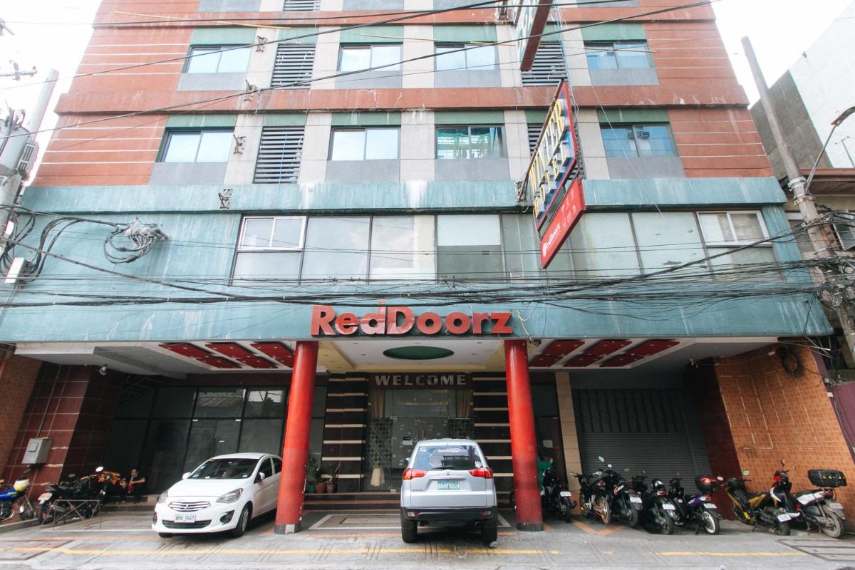 RedDoorz at Winter Hotel Araneta - Hizvo