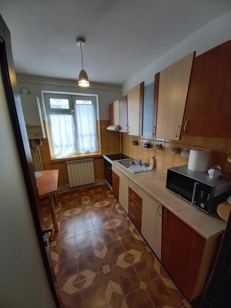 - Brown Suite - ULTRACENTRAL - Housity