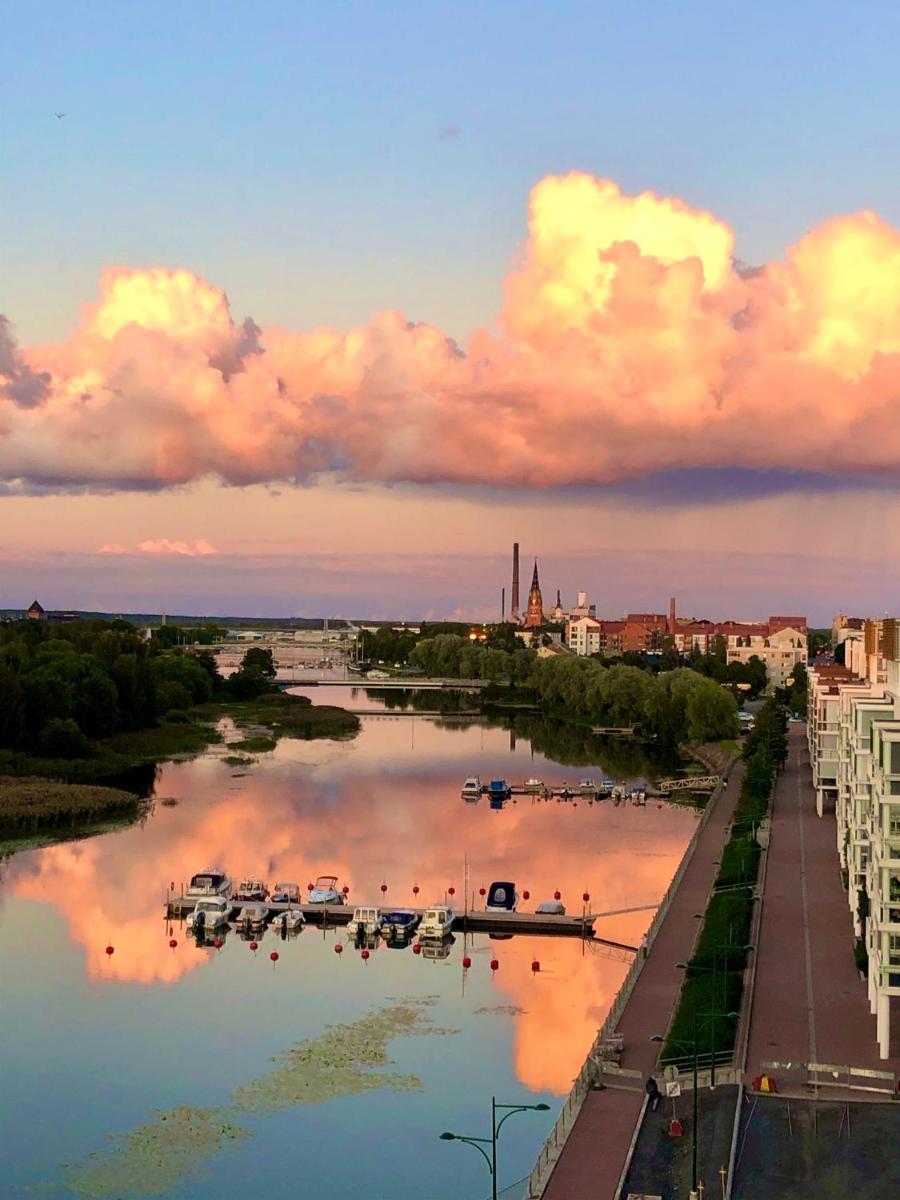 The River 31, Baritoni - Housity