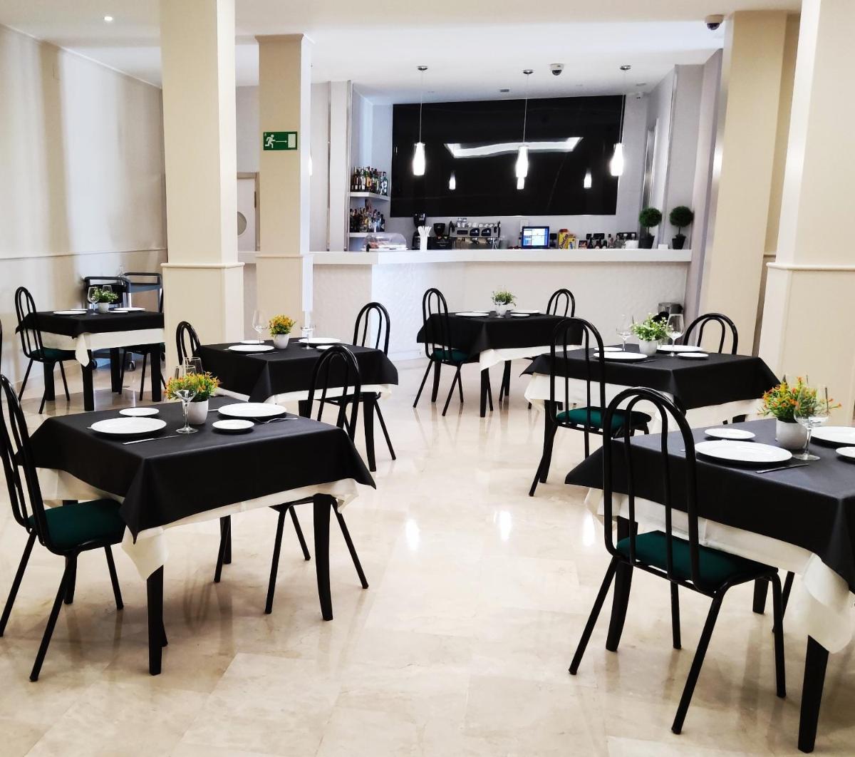 Hotel Ciudad de Navalcarnero - Housity