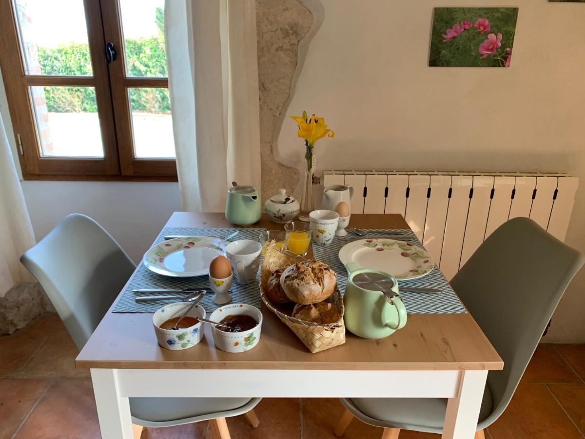 Au Mas de Janita, chambres et table d'hôtes - Housity