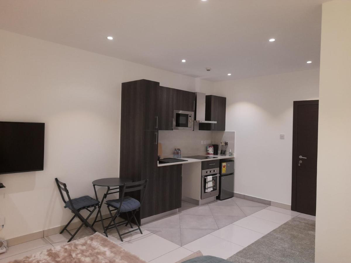 Suitetrails - Embassy Gardens Studio