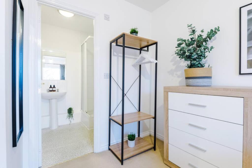 Paladine Place Serviced Apartment Coventry - Housity