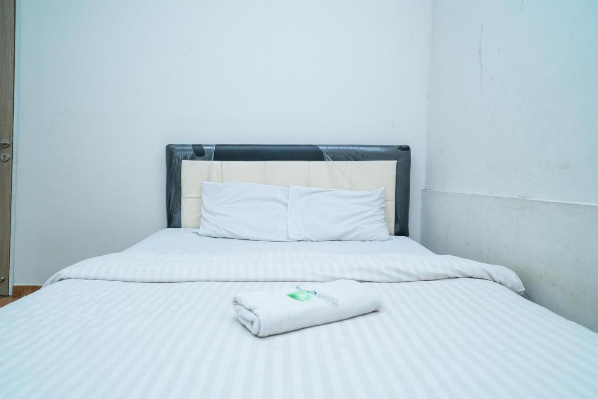 77 Guest House Serpong Mitra RedDoorz - Housity