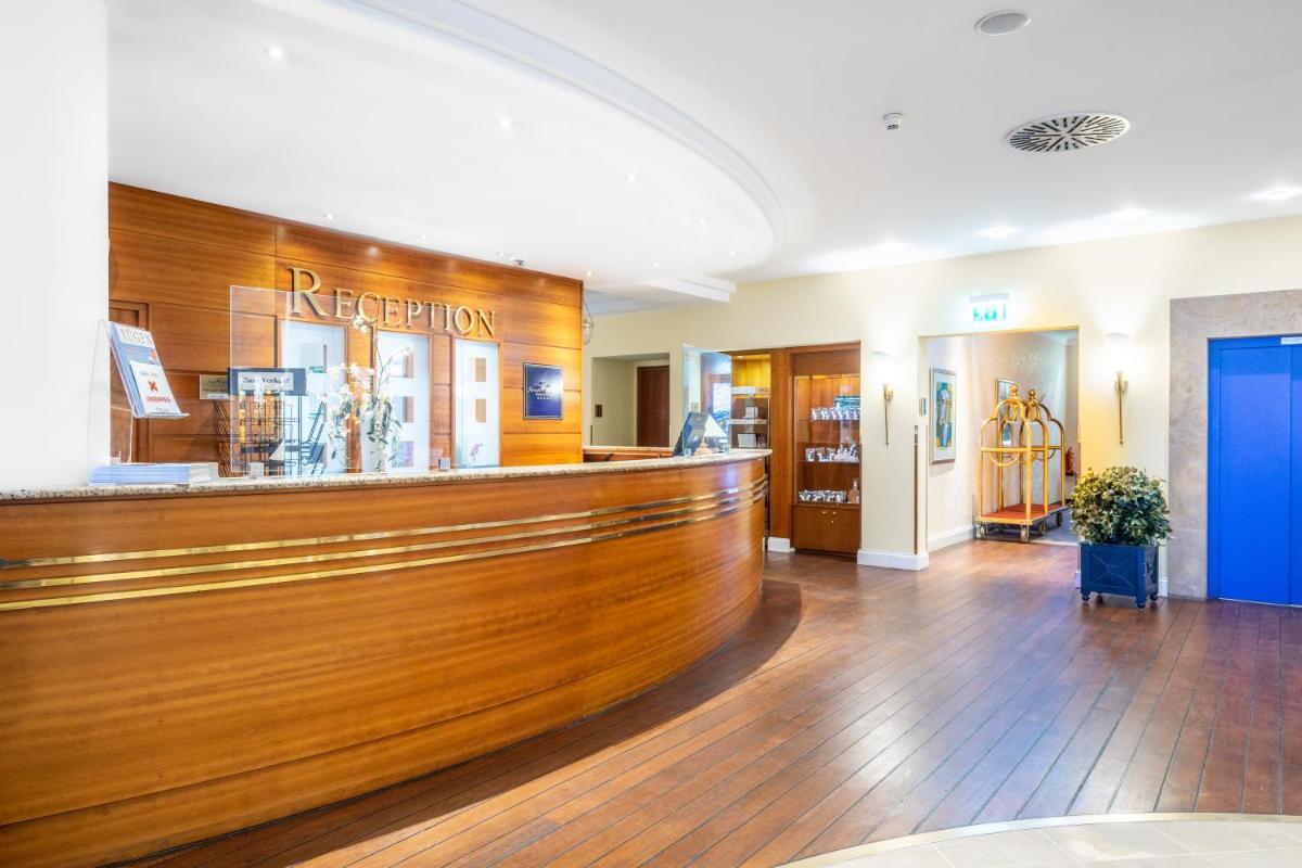 Lobby/Rezeption in der Unterkunft Grand Hotel Binz