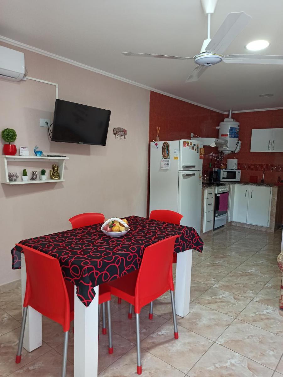 Dpto Luiggi 2 personas c /aire - Housity