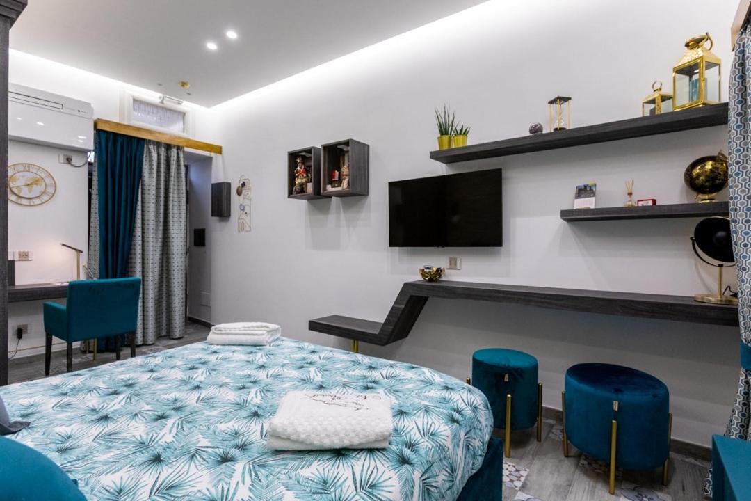 Suite Na' Poesia Santa Chiara ZTL - Housity