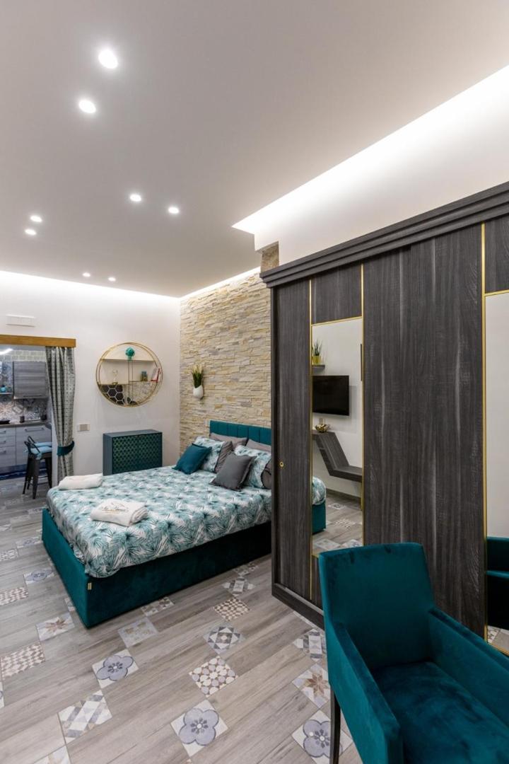 Suitetrails - Suite Na' Poesia Santa Chiara ZTL