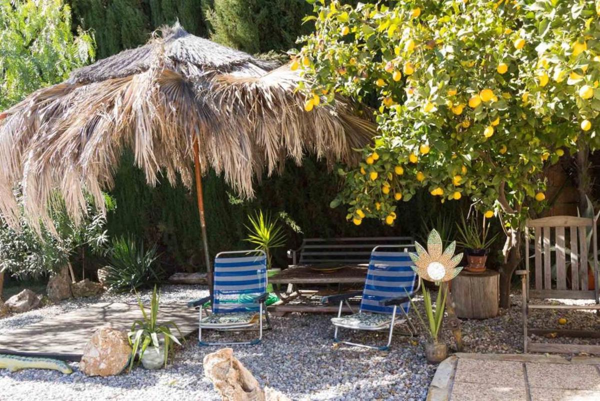 Charming Villa in Padul with Mountain View and Private Pool - Housity