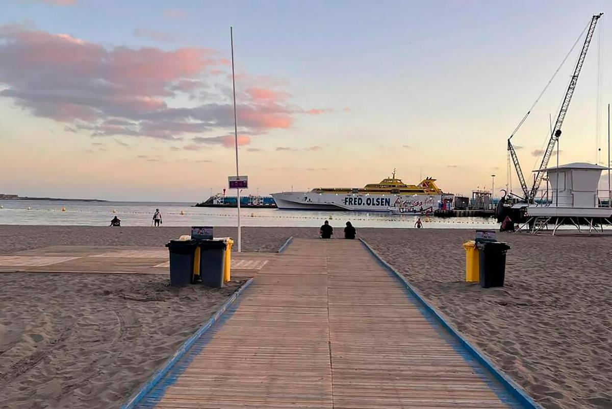Estudio La Gavota, vista al mar - Housity