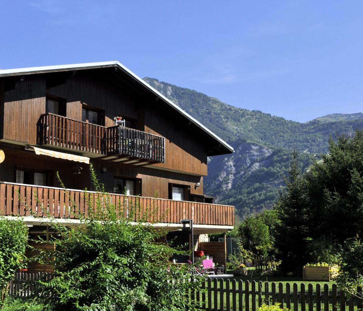Chalet la Cachette Cyclists & Skiers - Housity