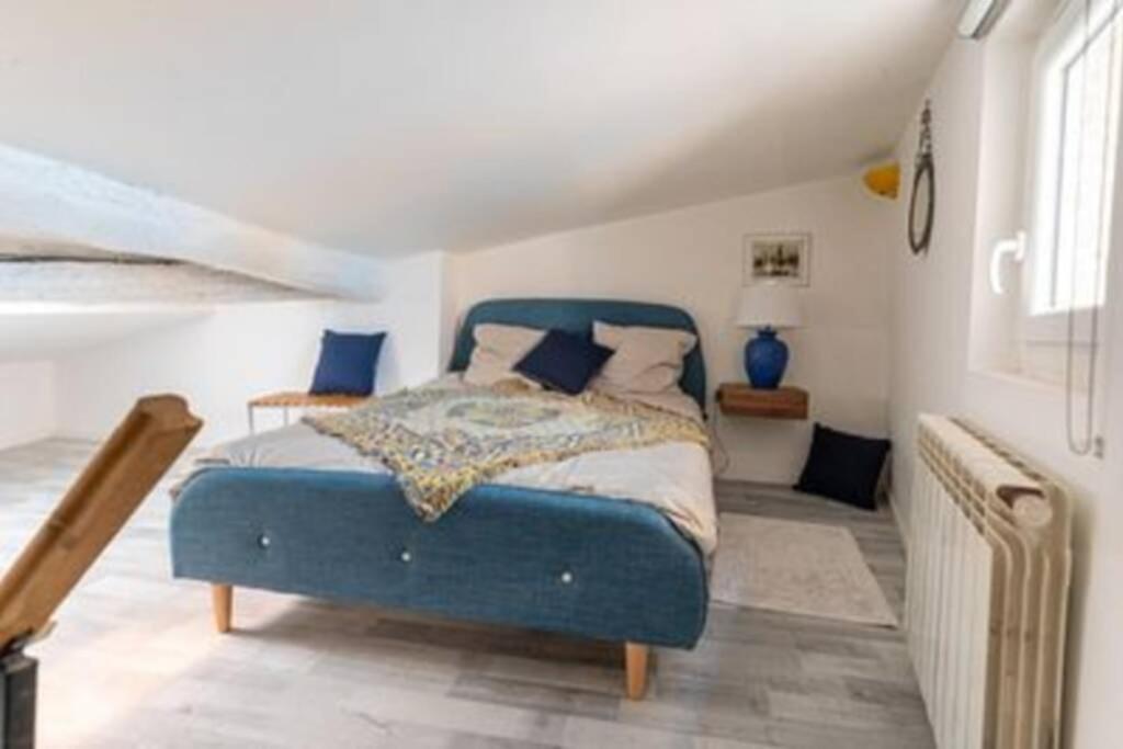 Le Charme du médiéval dans un appartement cosy - Housity