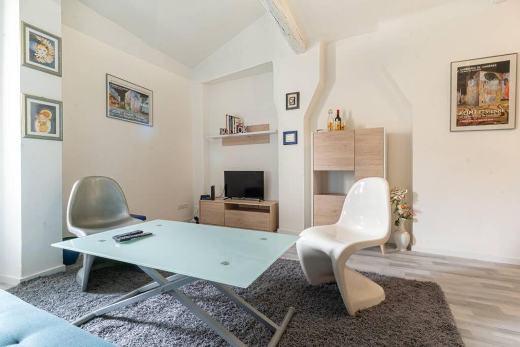 Le Charme du médiéval dans un appartement cosy - Housity