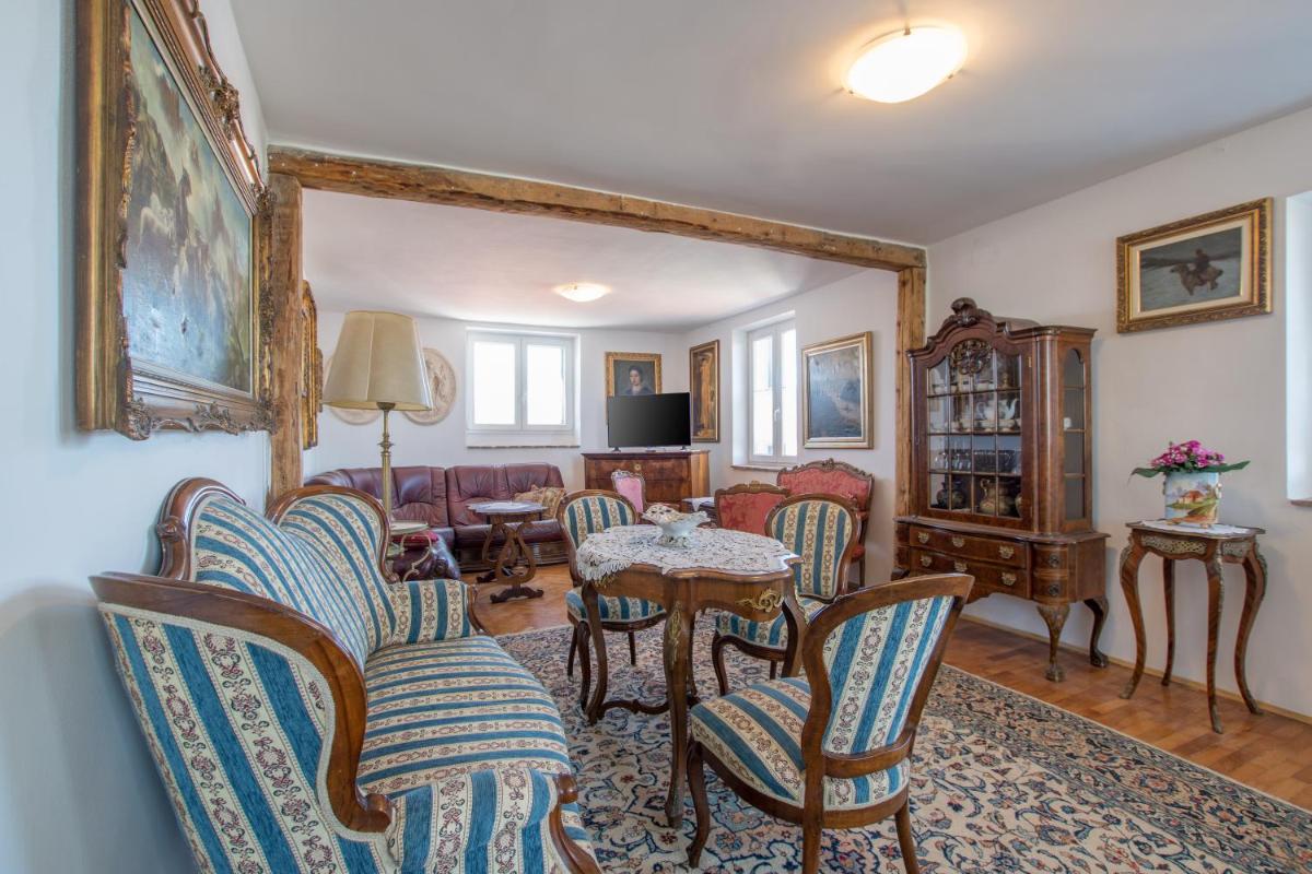 Historic Old Town apartment with the best view in town - Housity