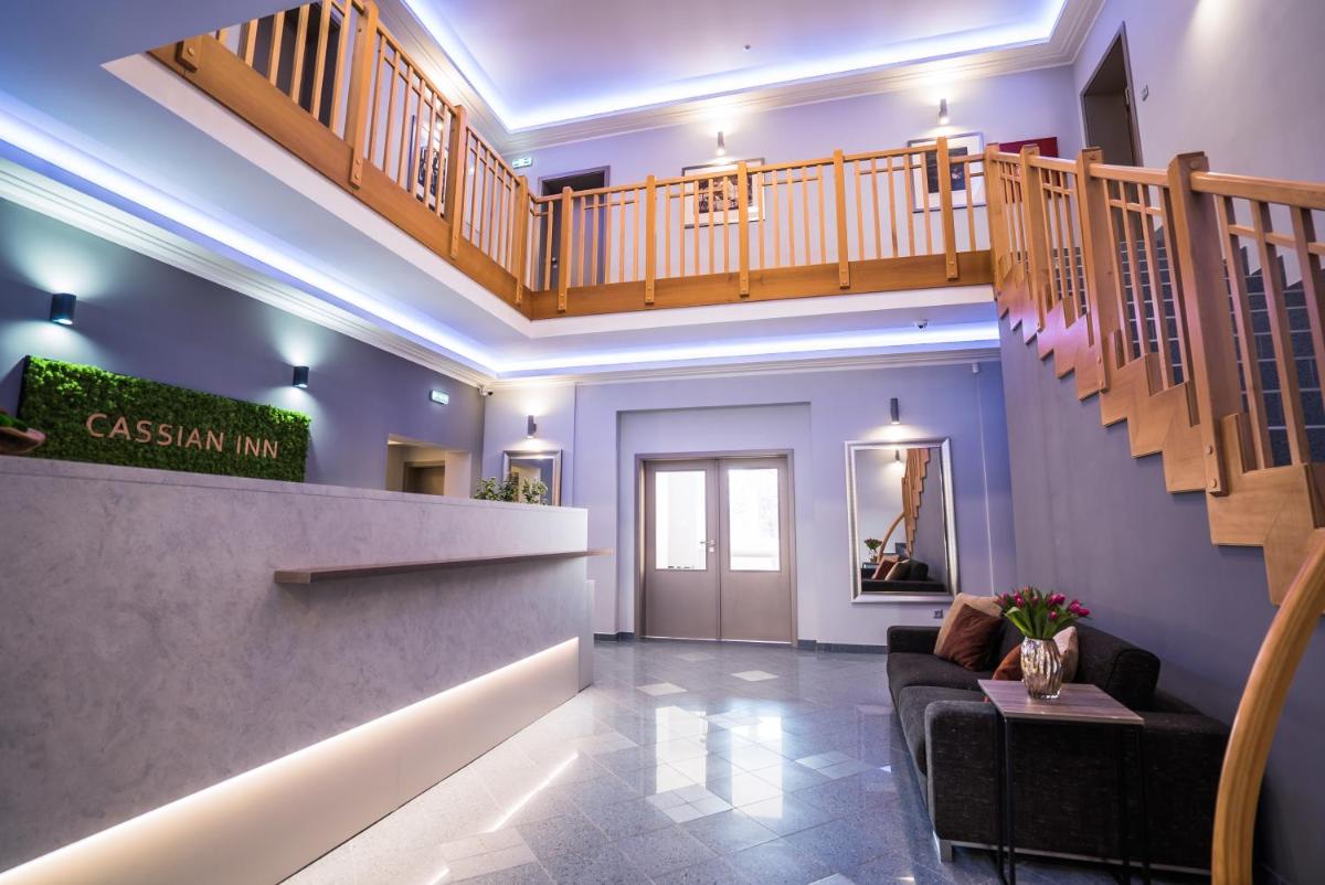 Cassian Inn - Housity