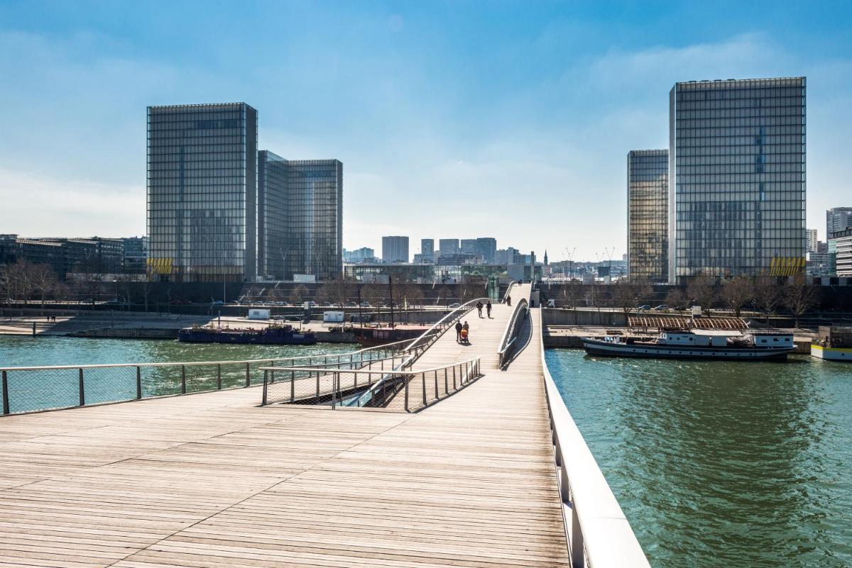 Vue sur la rivière ou le fleuve situé(e) à proximité de l'hôtel