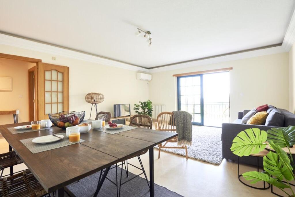 Carcavelos Apartment - Housity