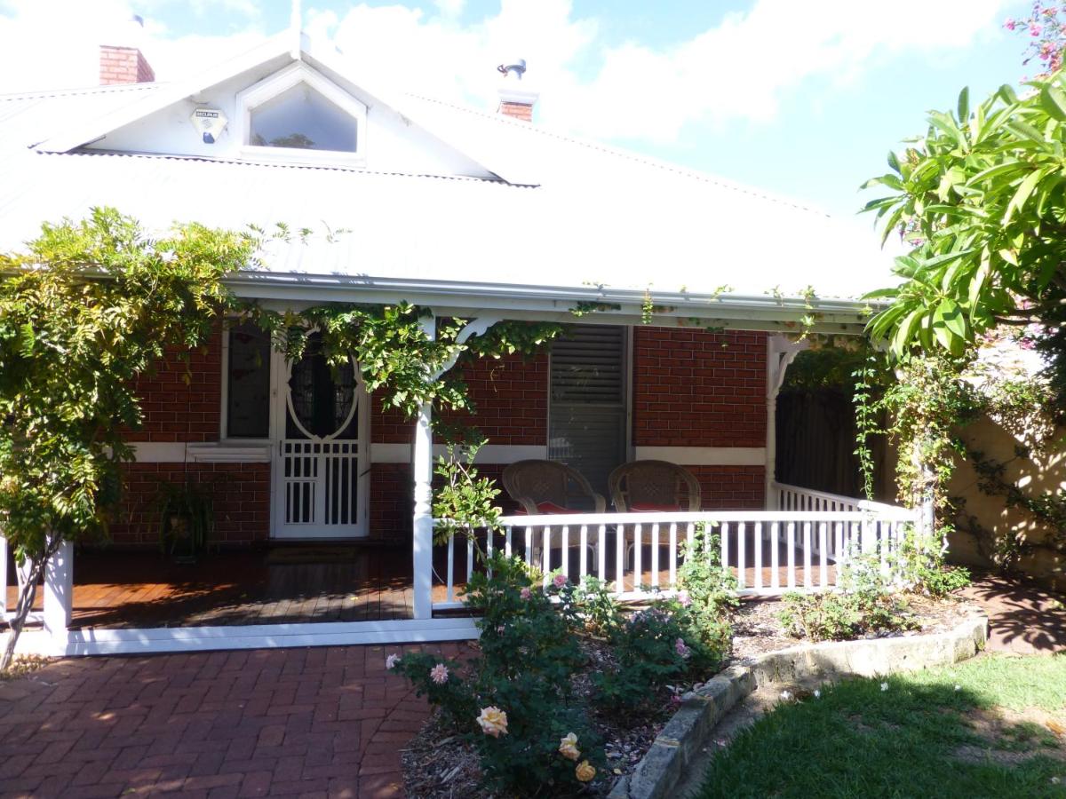 Suitetrails - Lakeside Bed & Breakfast