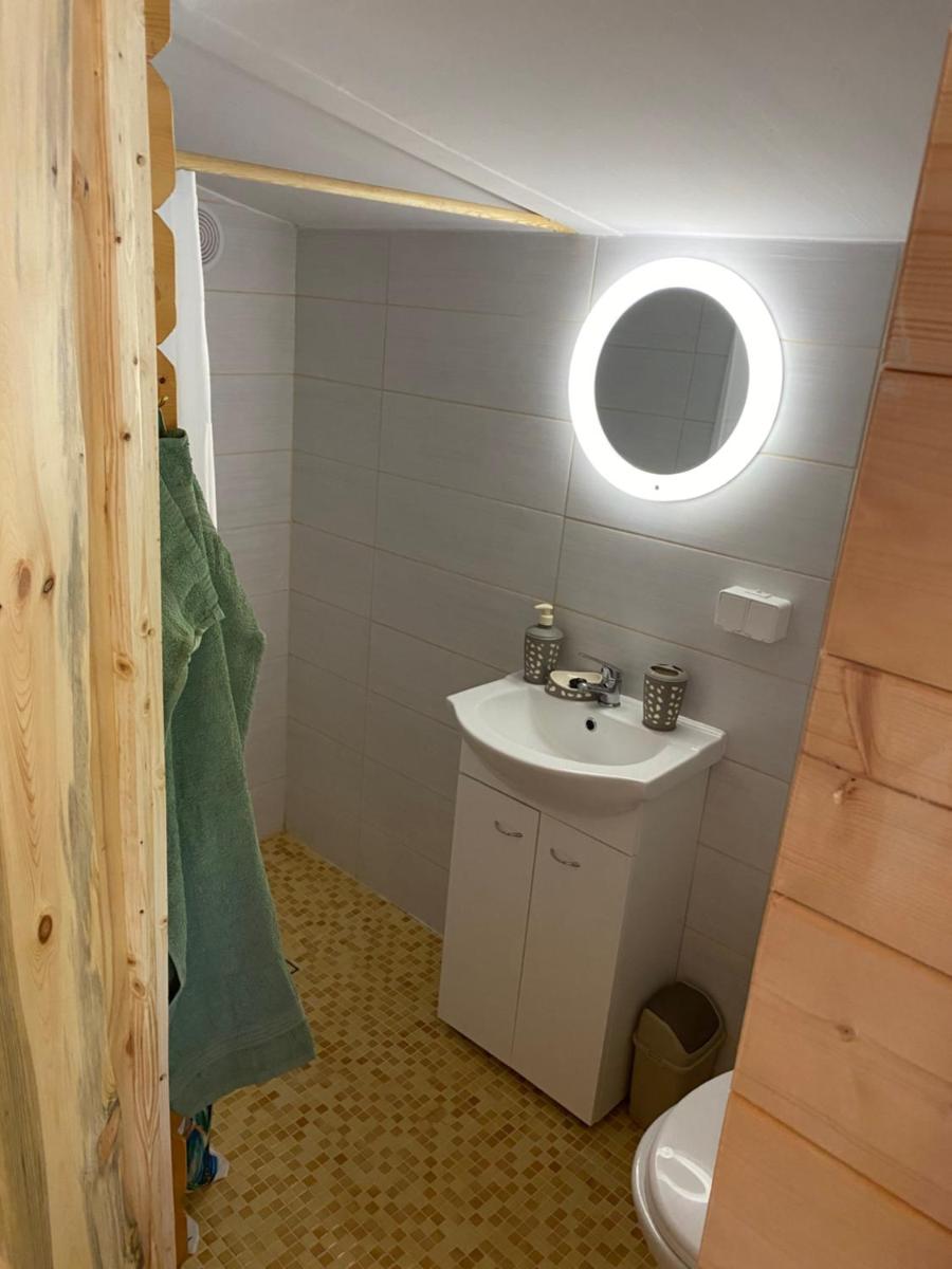 Domek letniskowy W Tawęcinie - Housity