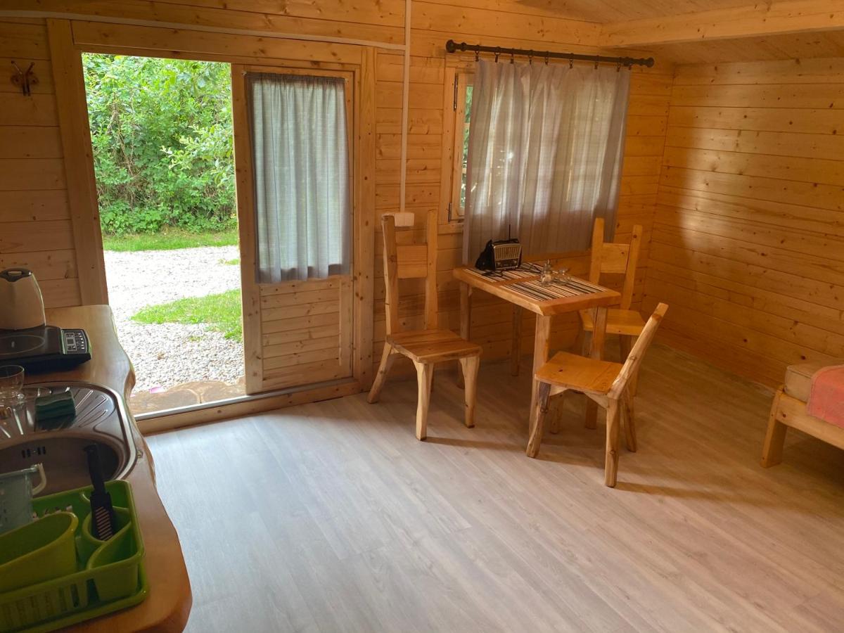 Domek letniskowy W Tawęcinie - Housity
