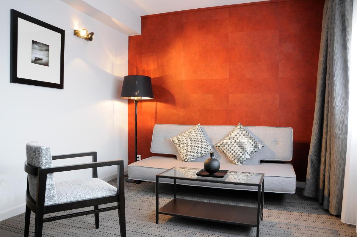 Coin salon dans l'établissement Best Western Plus Hôtel & Spa de Chassieu