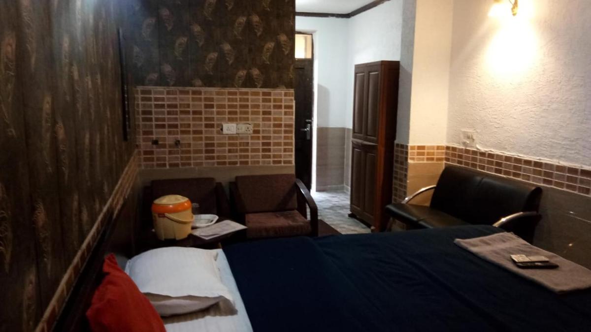 Jasmine Residency Hyas Homestay - Housity