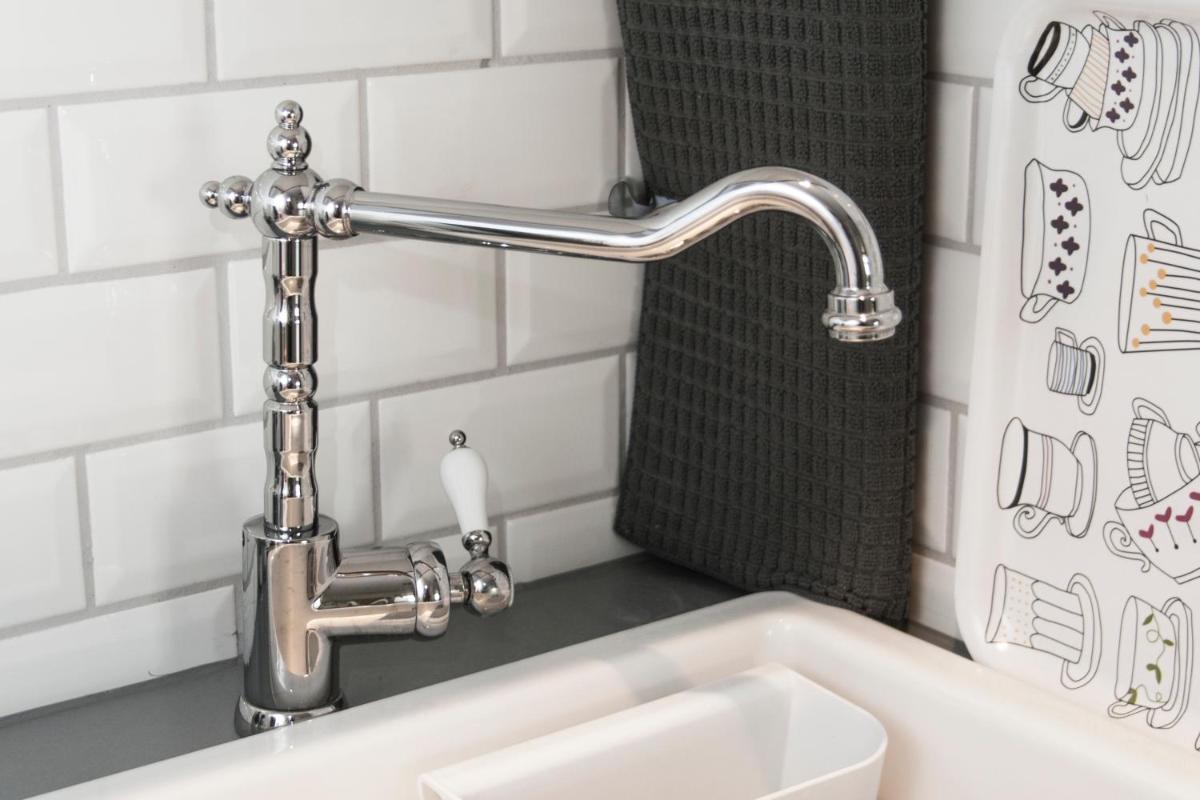 HeroHostel - Housity