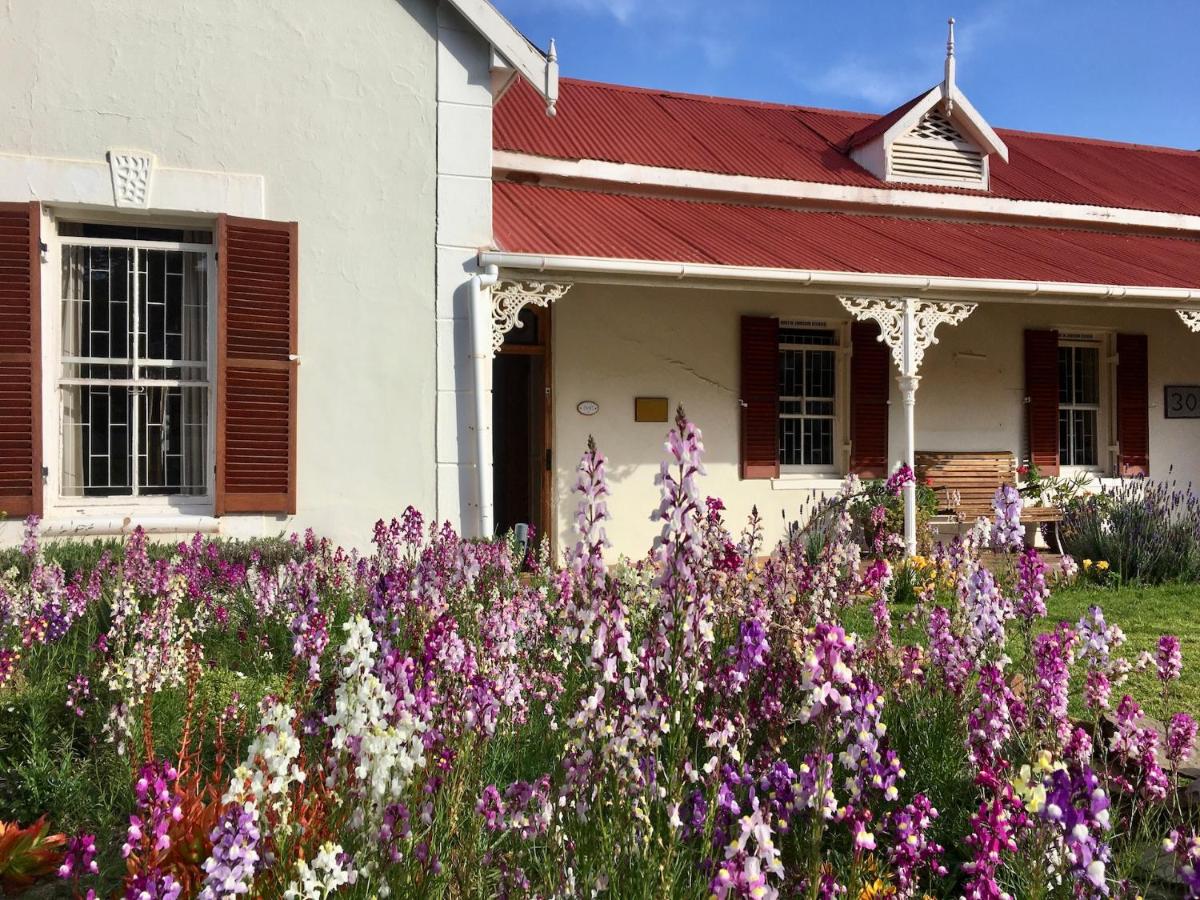 John Montagu Accommodation - Housity