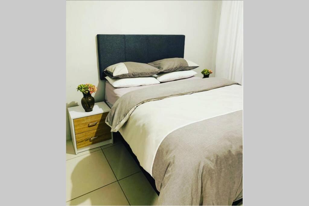 KASI COTTAGE: MODERN, LUXURY TOWNSHIP ACCOMMODATION! - Housity