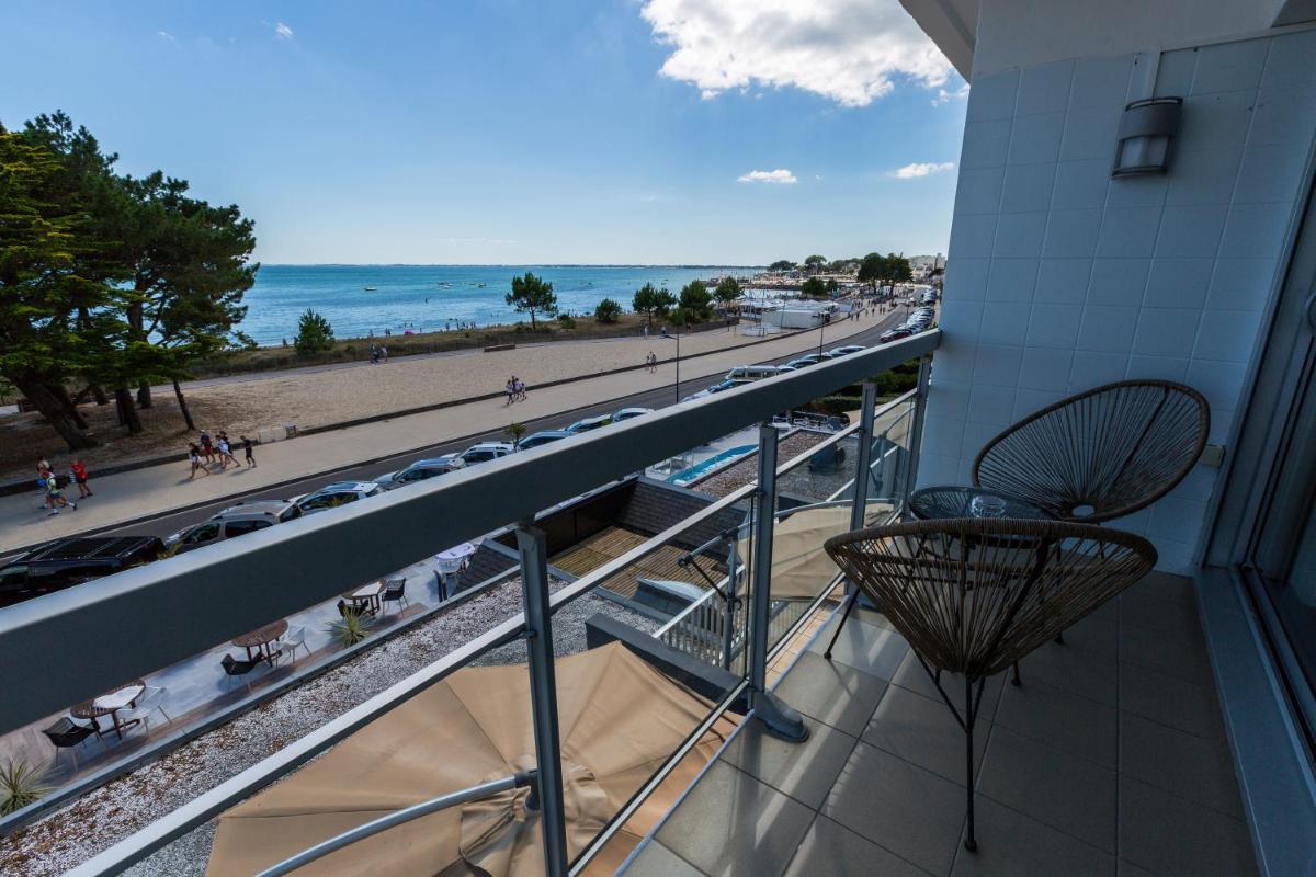 Vue générale sur la mer ou vue sur la mer prise depuis l'hôtel