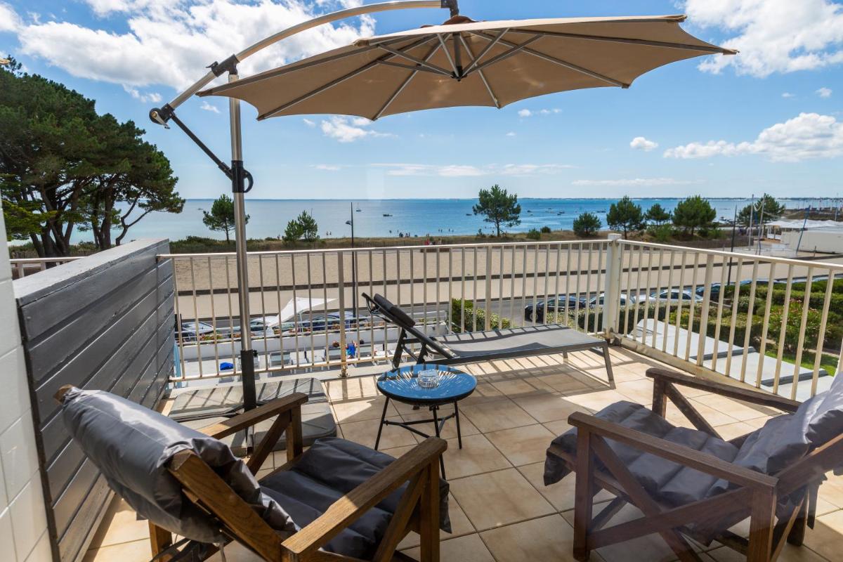 Vue générale sur la mer ou vue sur la mer prise depuis l'hôtel