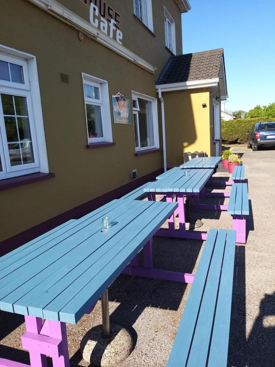 Westhouse Cafe N39 E0A6 - Housity