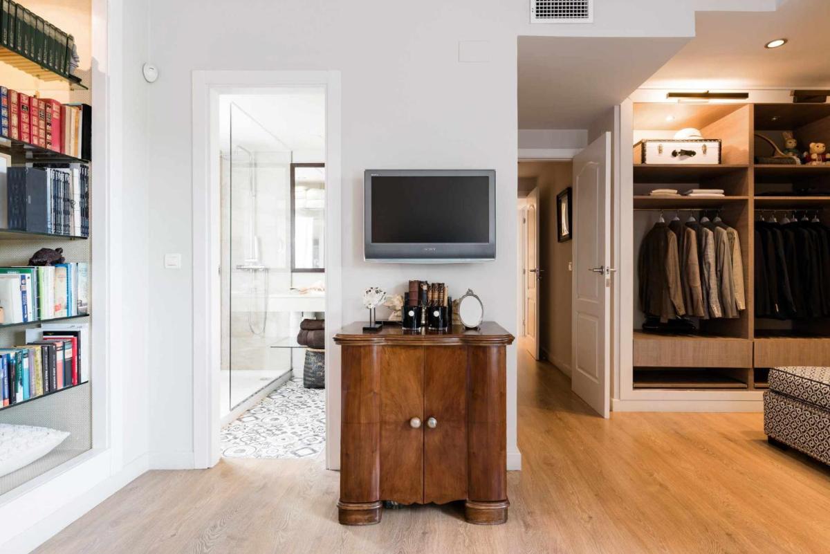 Suitetrails - Eclectic Curated Apartment with Panoramic Views