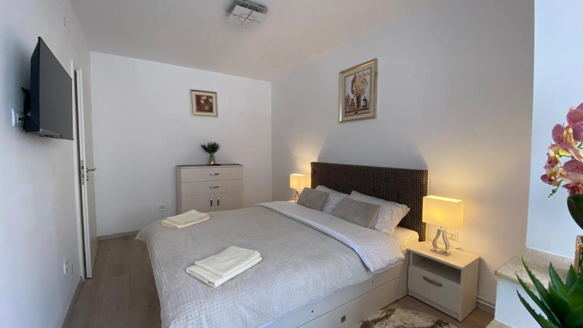TRUST Apartaments - Housity