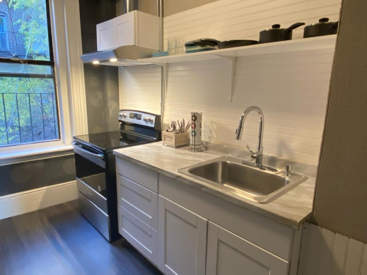 5-23 Perfect Downtown Studio for Two! - Housity