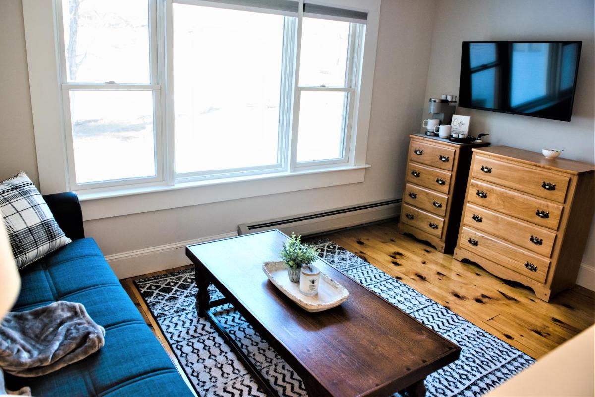 Inn on Golden Pond - Housity